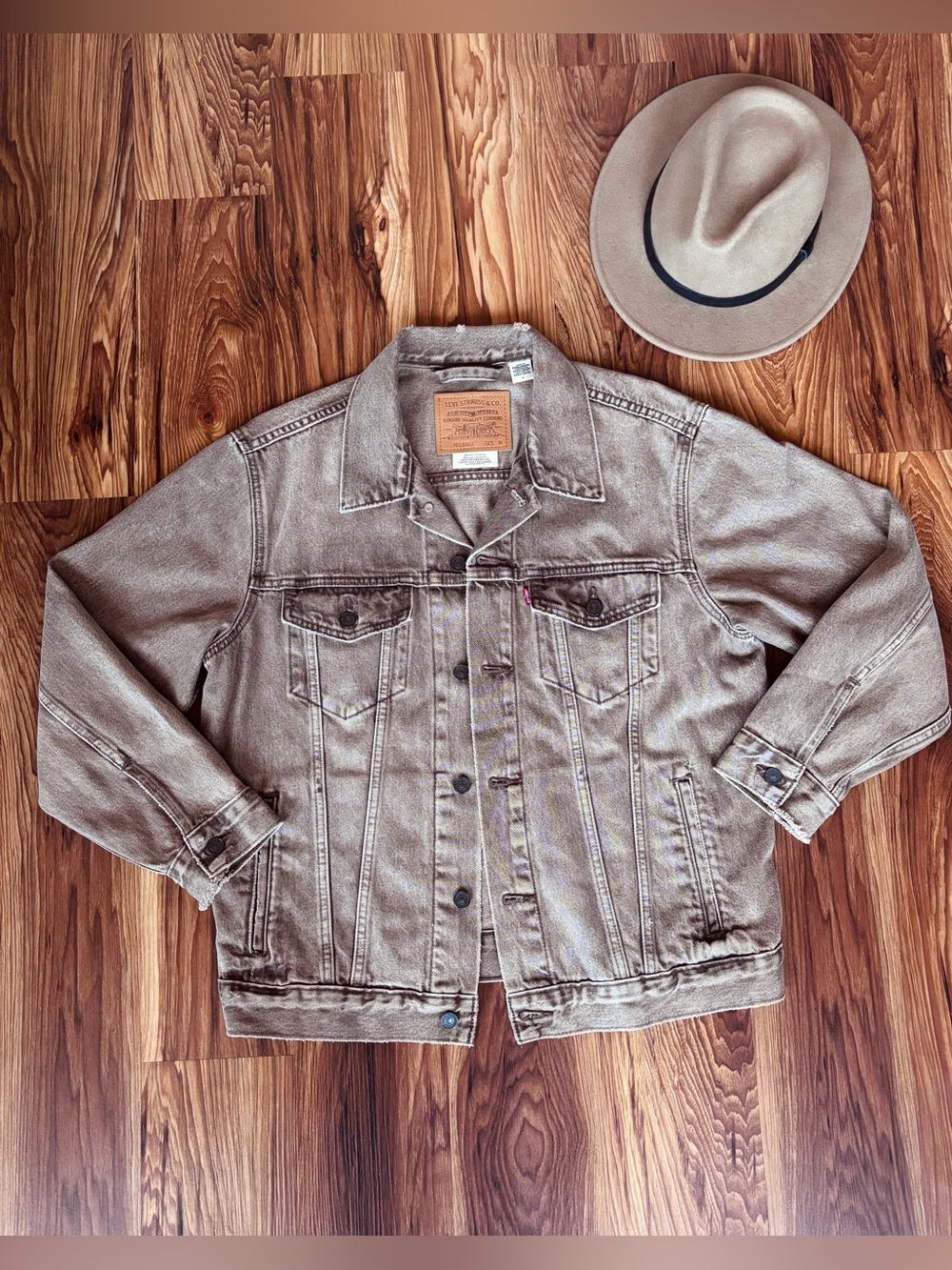Levi’s Premium Denim Trucker Jacket Brown Fade Relaxed Fit 100% Cotton Men’s M
